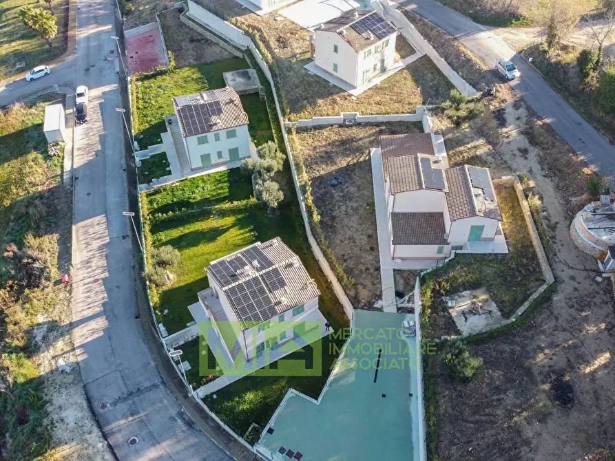 Immagine 8 di Villa in vendita  a Campofilone