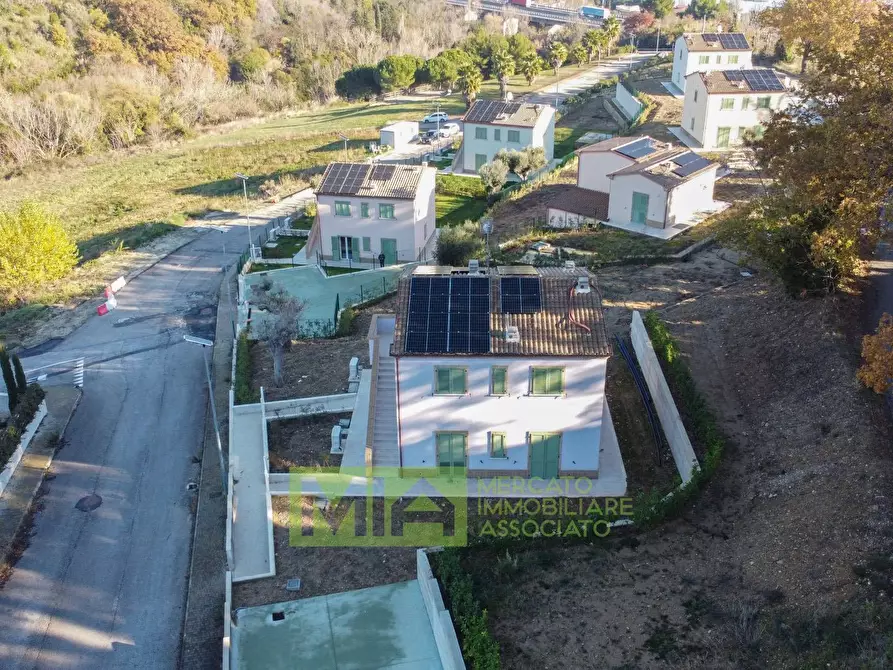 Immagine 10 di Villa in vendita  a Campofilone