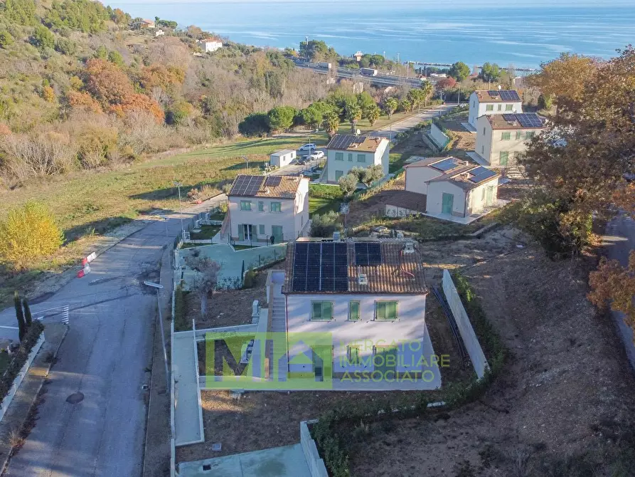 Immagine 11 di Villa in vendita  a Campofilone