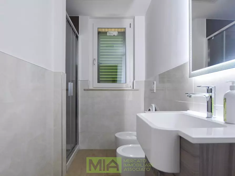 Immagine 18 di Villa in vendita  a Campofilone