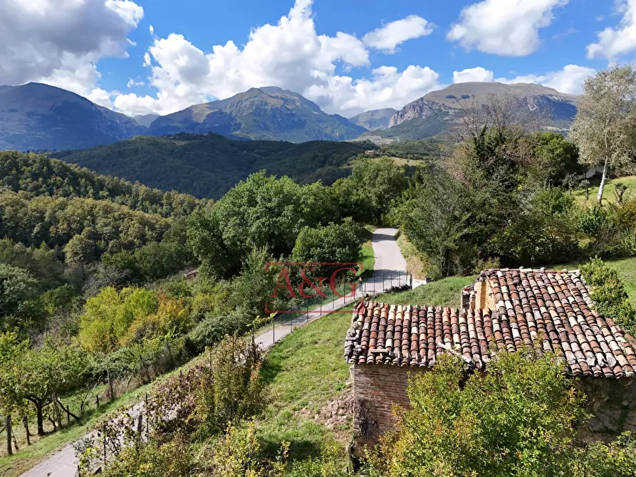 Immagine 31 di Rustico / casale in vendita  in villa casa paradisi superiore snc a Amandola