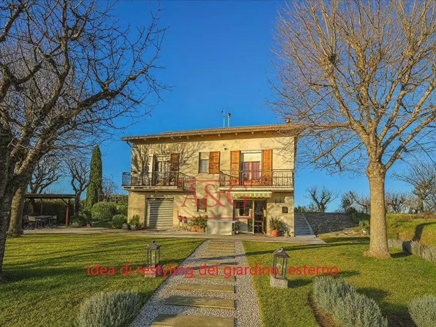 Immagine 1 di Casa indipendente in vendita  in Contrada Colle Chiaro a Comunanza