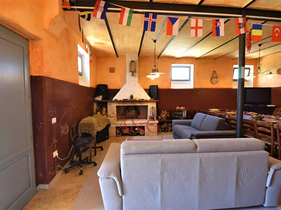 Immagine 9 di Rustico / casale in vendita  in Frazione Montefiore a Recanati