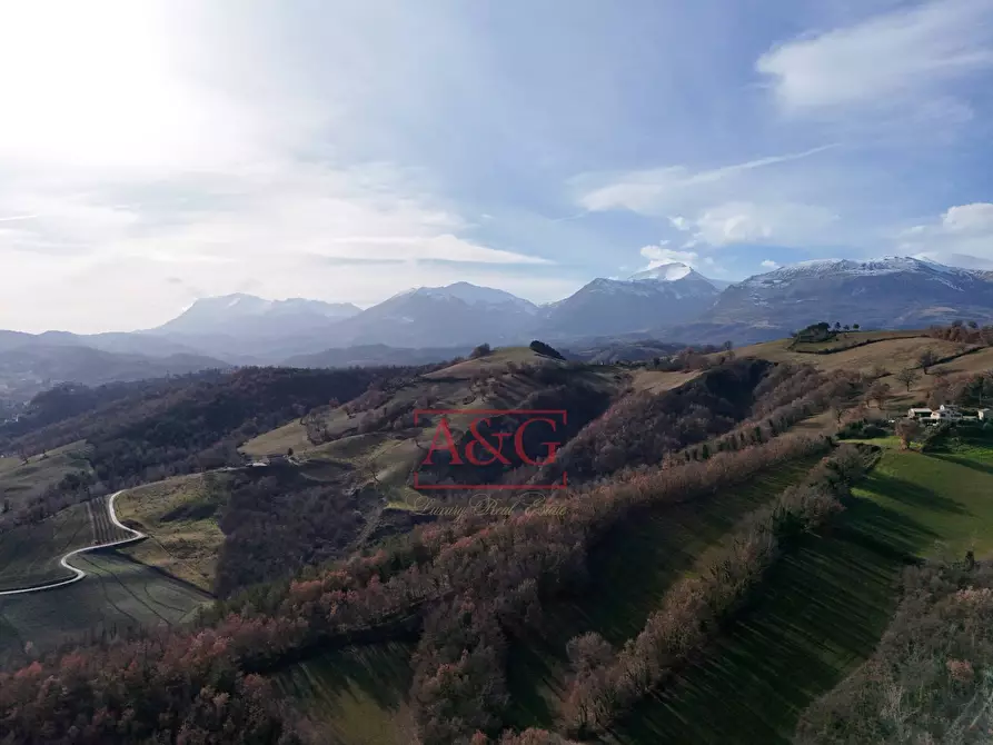 Immagine 63 di Rustico / casale in vendita  in VILLA CACCIANEBBIA a Amandola