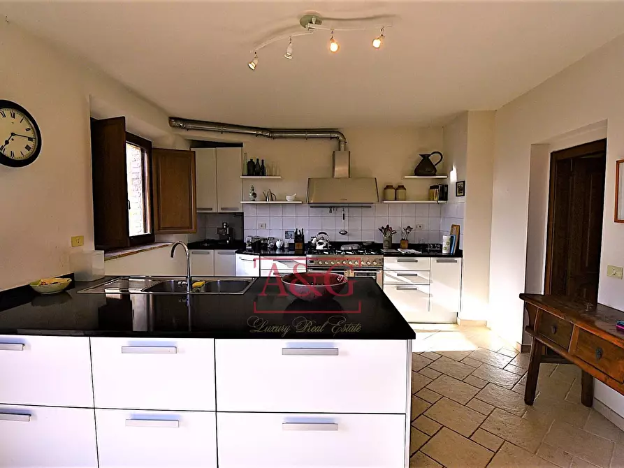 Immagine 18 di Rustico / casale in vendita  in VILLA CACCIANEBBIA a Amandola