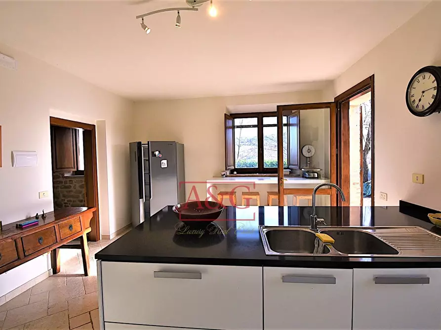 Immagine 19 di Rustico / casale in vendita  in VILLA CACCIANEBBIA a Amandola