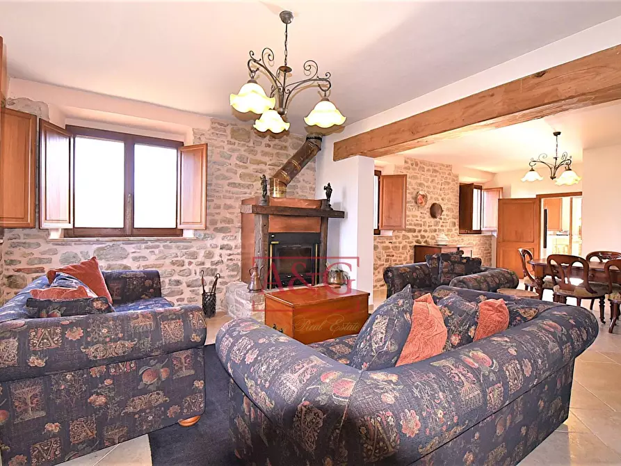 Immagine 24 di Rustico / casale in vendita  in VILLA CACCIANEBBIA a Amandola