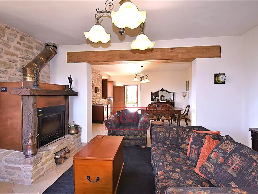 Immagine 25 di Rustico / casale in vendita  in VILLA CACCIANEBBIA a Amandola