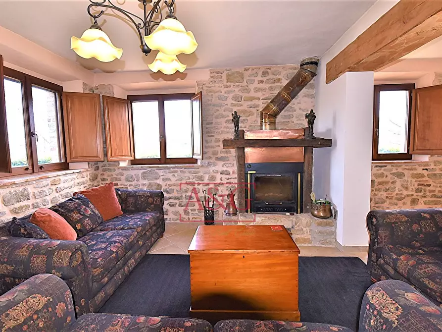 Immagine 26 di Rustico / casale in vendita  in VILLA CACCIANEBBIA a Amandola