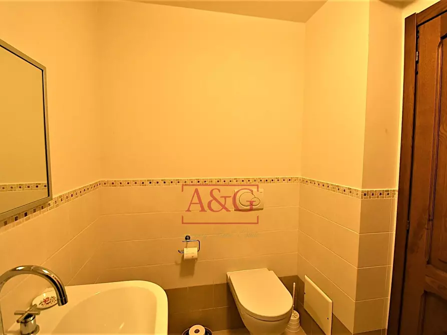 Immagine 30 di Rustico / casale in vendita  in VILLA CACCIANEBBIA a Amandola