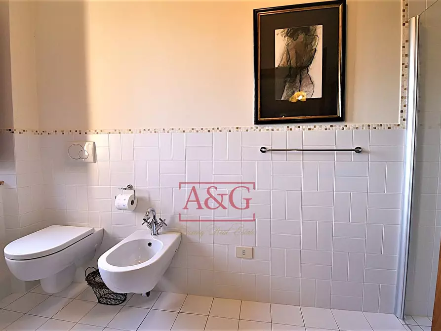 Immagine 37 di Rustico / casale in vendita  in VILLA CACCIANEBBIA a Amandola