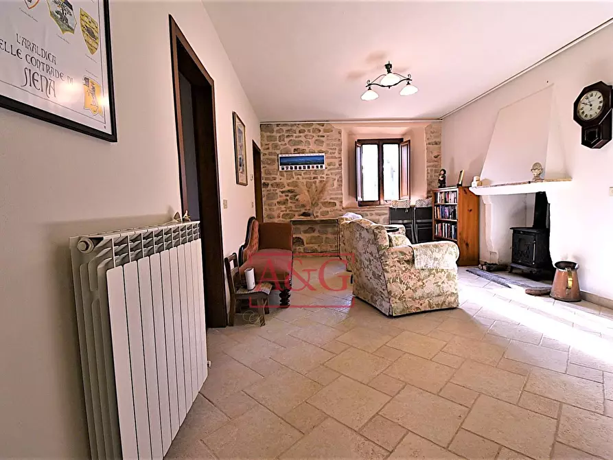 Immagine 47 di Rustico / casale in vendita  in VILLA CACCIANEBBIA a Amandola