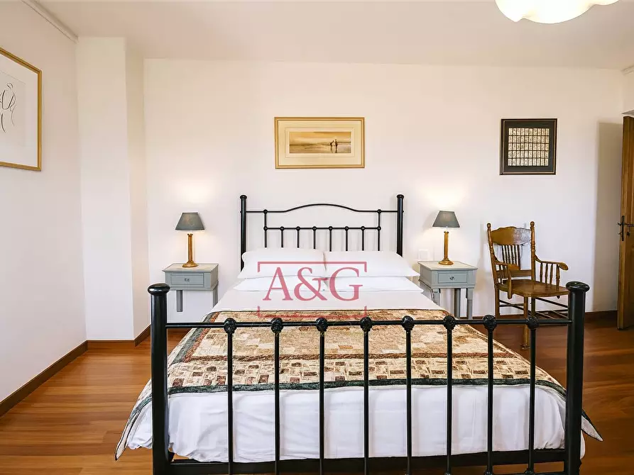 Immagine 41 di Rustico / casale in vendita  in VILLA CACCIANEBBIA a Amandola