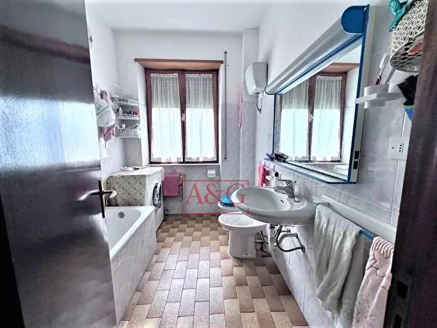 Immagine 9 di Appartamento in vendita  in villa verri a Amandola