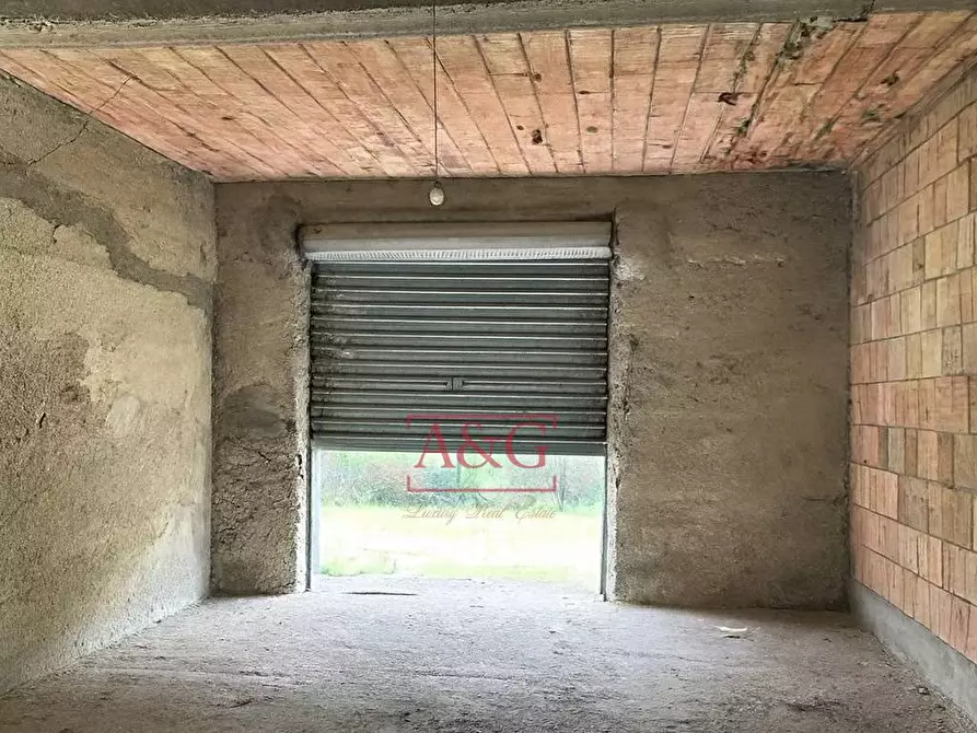 Immagine 17 di Appartamento in vendita  in villa verri a Amandola