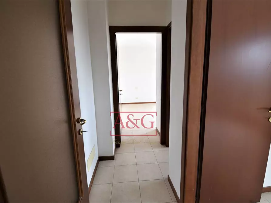 Immagine 7 di Appartamento in vendita  in Via G. Puccini 12 a Sarnano