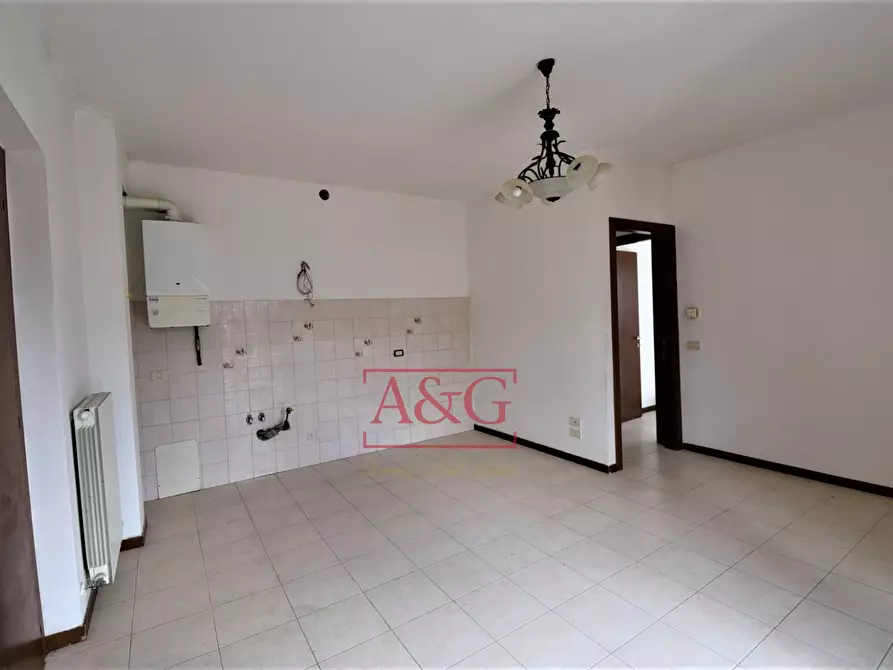 Immagine 4 di Appartamento in vendita  in Via G. Puccini 12 a Sarnano