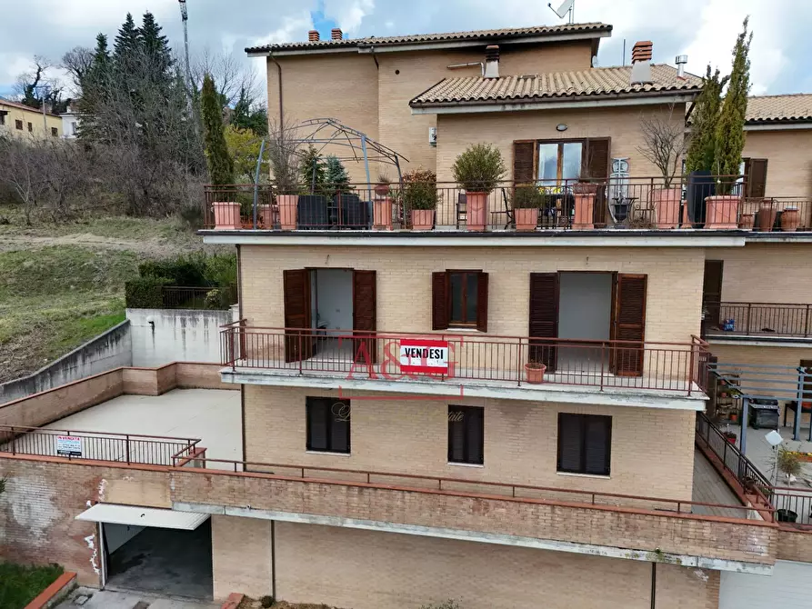 Immagine 31 di Appartamento in vendita  in Via G. Puccini 12 a Sarnano