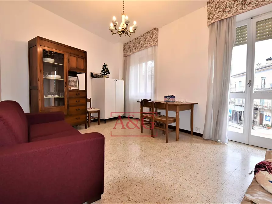 Immagine 2 di Appartamento in vendita  in Borgo Garibaldi 95 a Sarnano