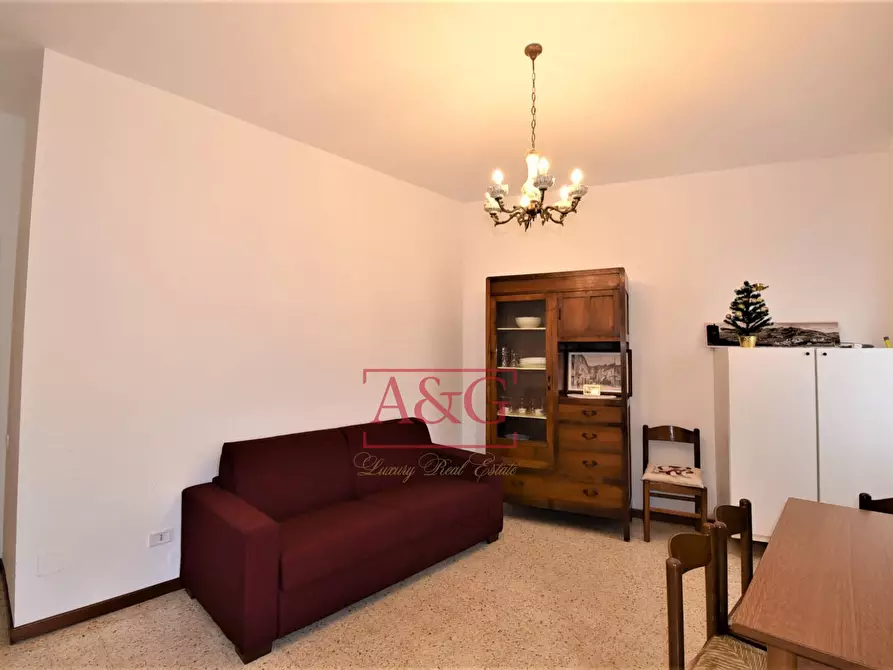 Immagine 3 di Appartamento in vendita  in Borgo Garibaldi 95 a Sarnano
