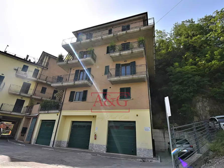 Immagine 35 di Appartamento in vendita  in via Angelo Biondi 2 a Amandola