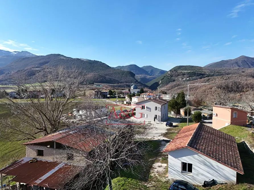 Immagine 31 di Villa in vendita  in Contrada Morichella 28 a San Ginesio