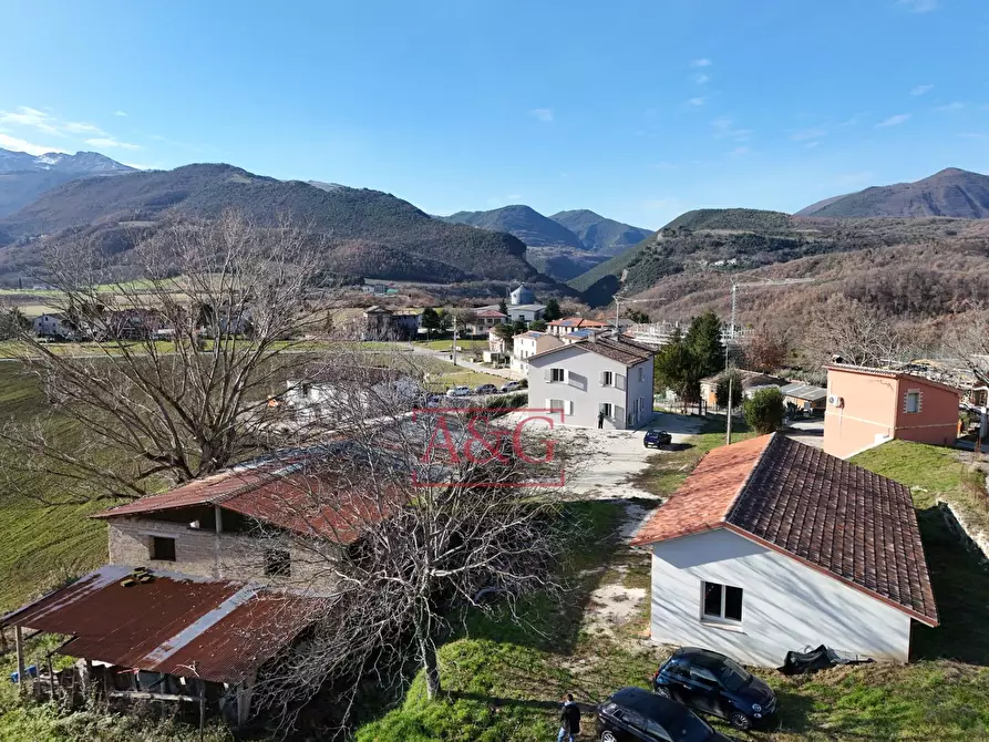 Immagine 33 di Villa in vendita  in Contrada Morichella 28 a San Ginesio
