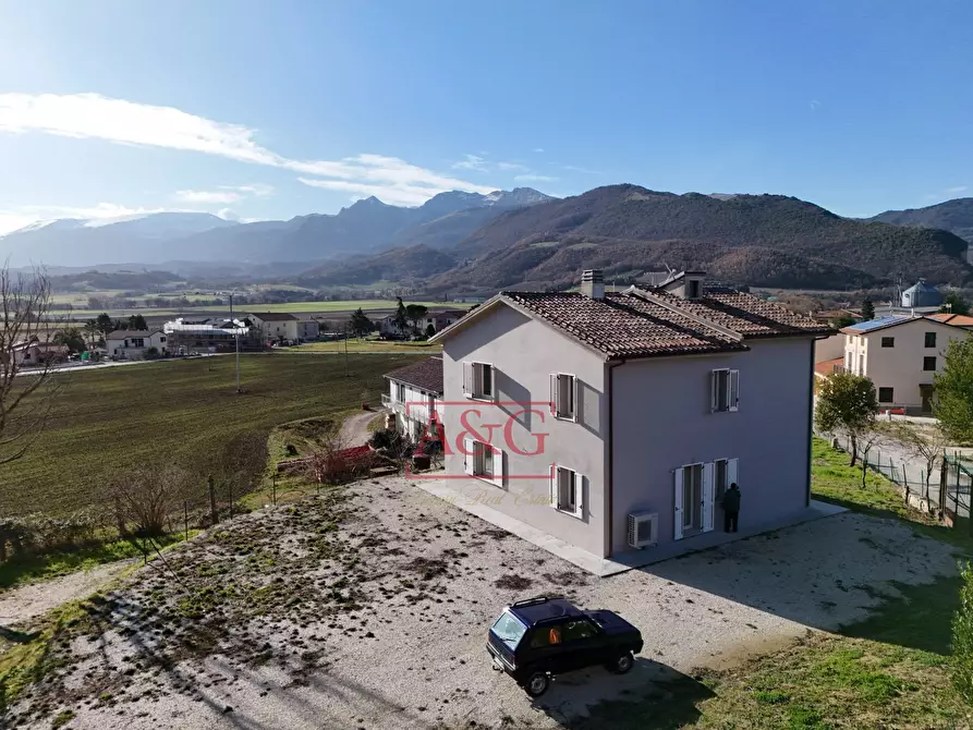Immagine 4 di Villa in vendita  in Contrada Morichella 28 a San Ginesio