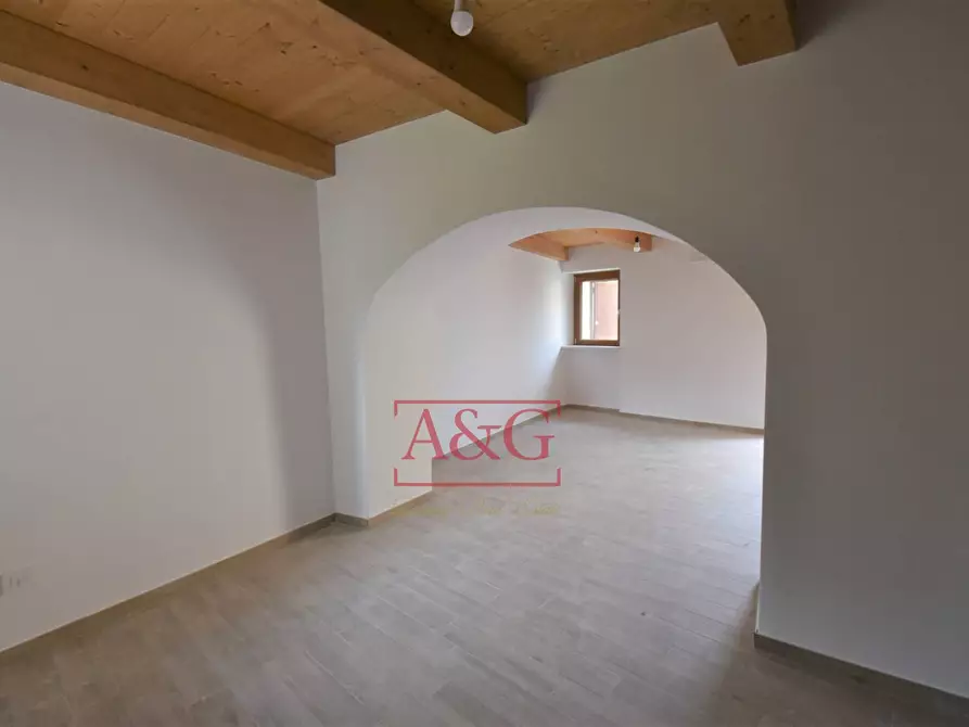 Immagine 5 di Casa indipendente in vendita  in Via Villa Verri 12 a Amandola