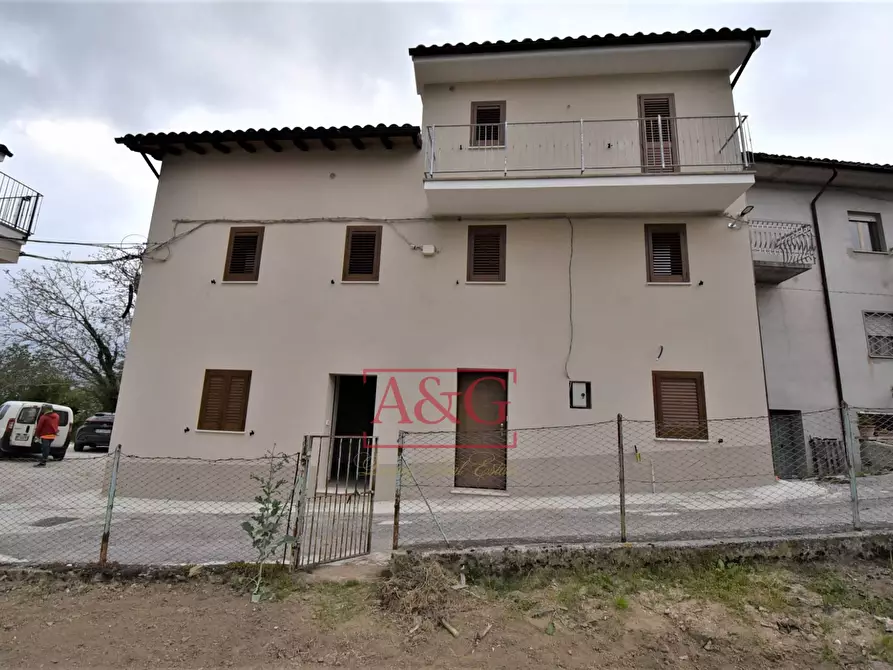 Immagine 1 di Casa indipendente in vendita  in Via Villa Verri 12 a Amandola