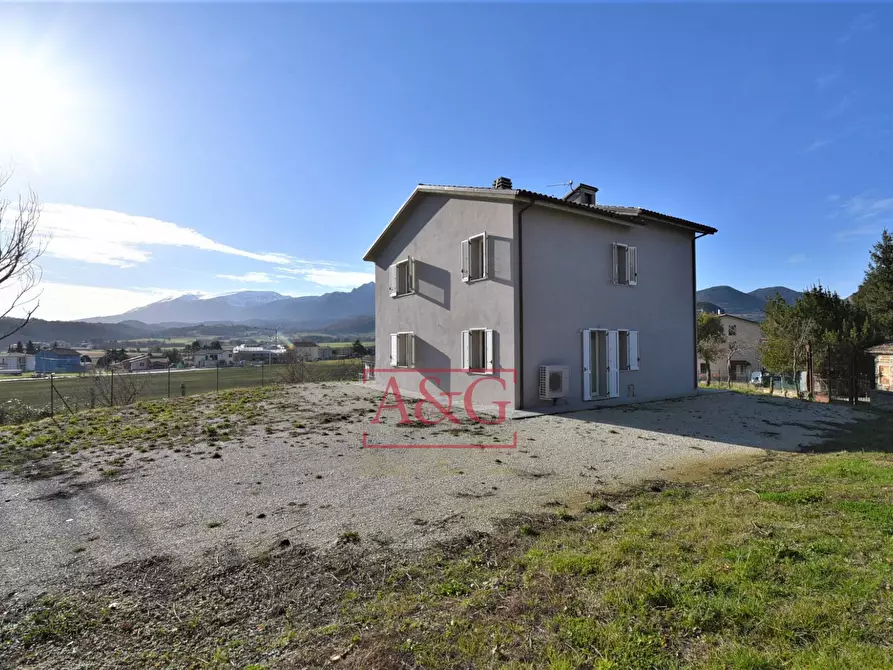 Immagine 23 di Villa in vendita  in Contrada Morichella 28 a San Ginesio