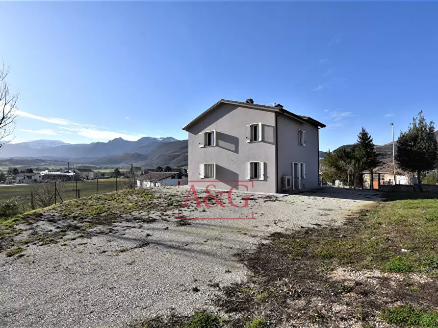Immagine 24 di Villa in vendita  in Contrada Morichella 28 a San Ginesio