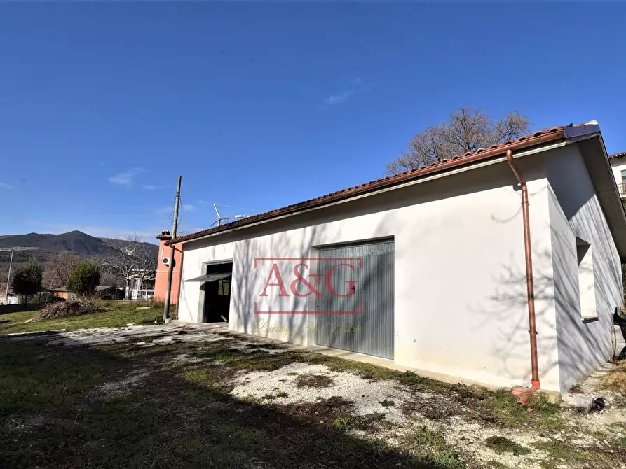 Immagine 25 di Villa in vendita  in Contrada Morichella 28 a San Ginesio