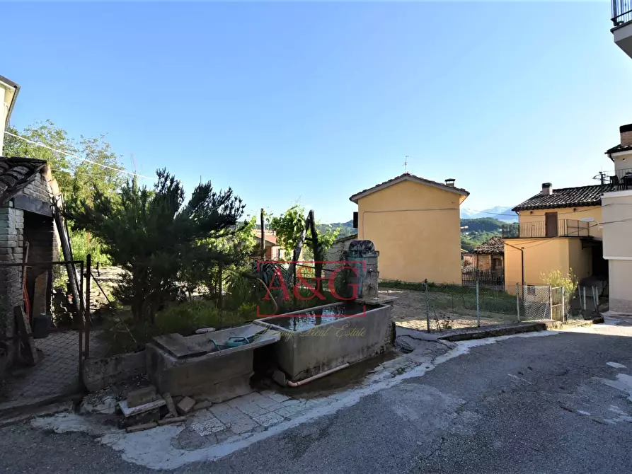 Immagine 35 di Casa indipendente in vendita  in Via Villa Salvi a Amandola