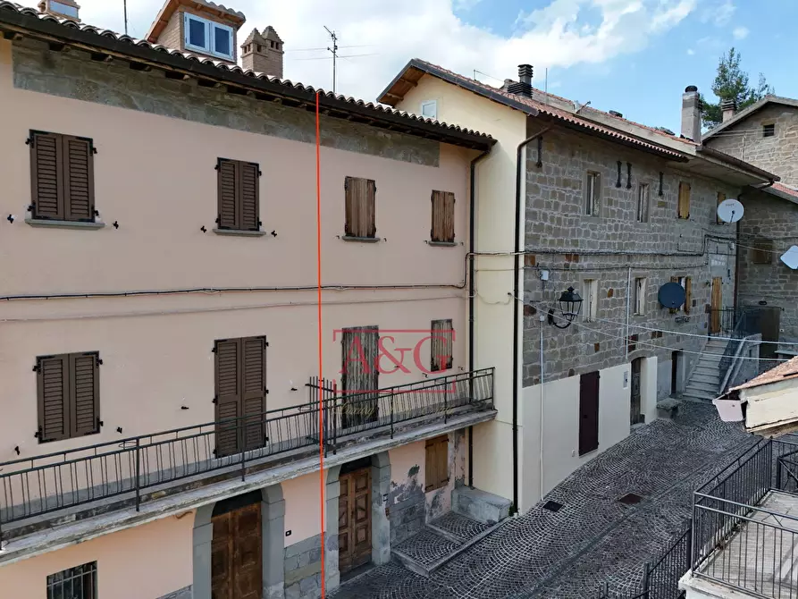 Immagine 2 di Casa indipendente in vendita  in Località Piano a Montegallo