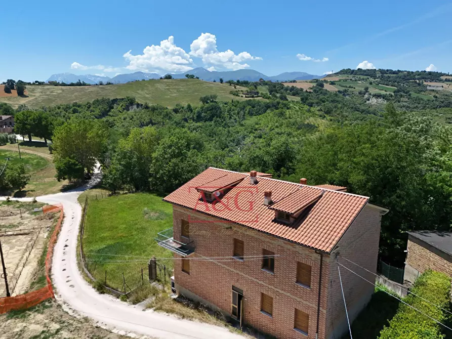 Immagine 1 di Casa indipendente in vendita  in Contrada Cornacchioni 57 a Penna San Giovanni