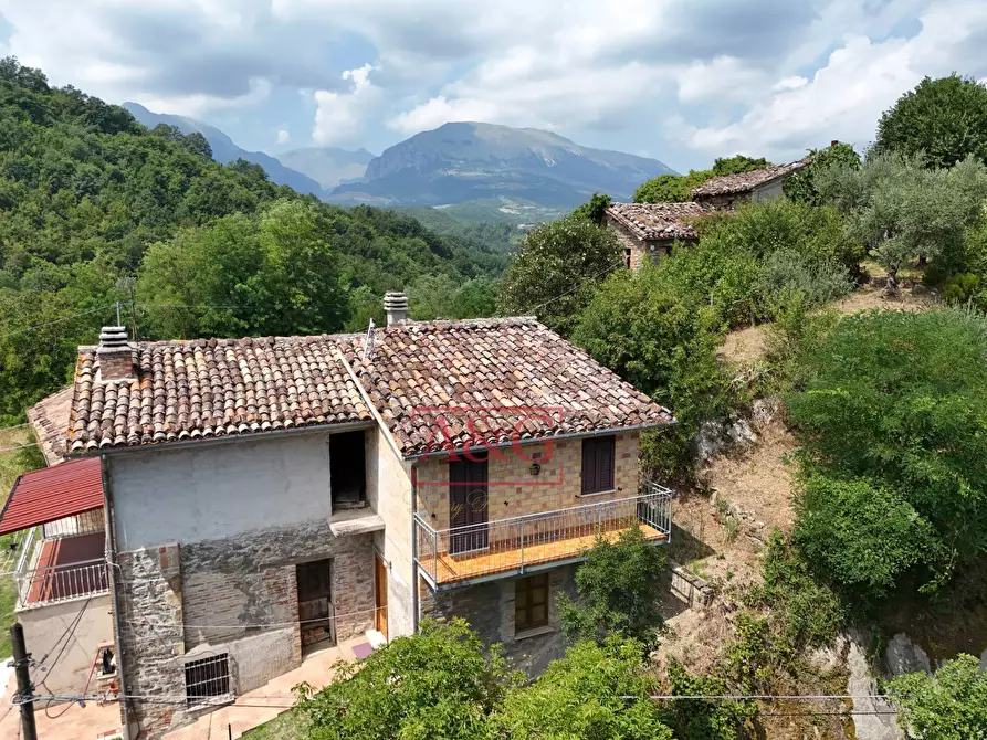 Immagine 21 di Appartamento in vendita  in Contrada Villa Vena a Amandola