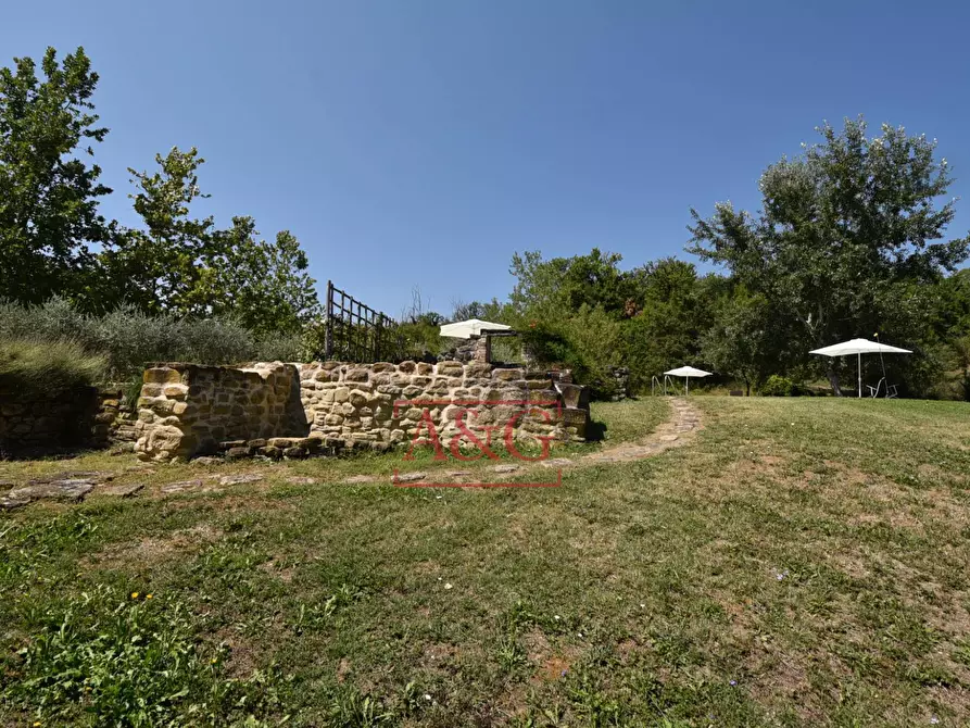 Immagine 74 di Rustico / casale in vendita  in VILLA CACCIANEBBIA a Amandola