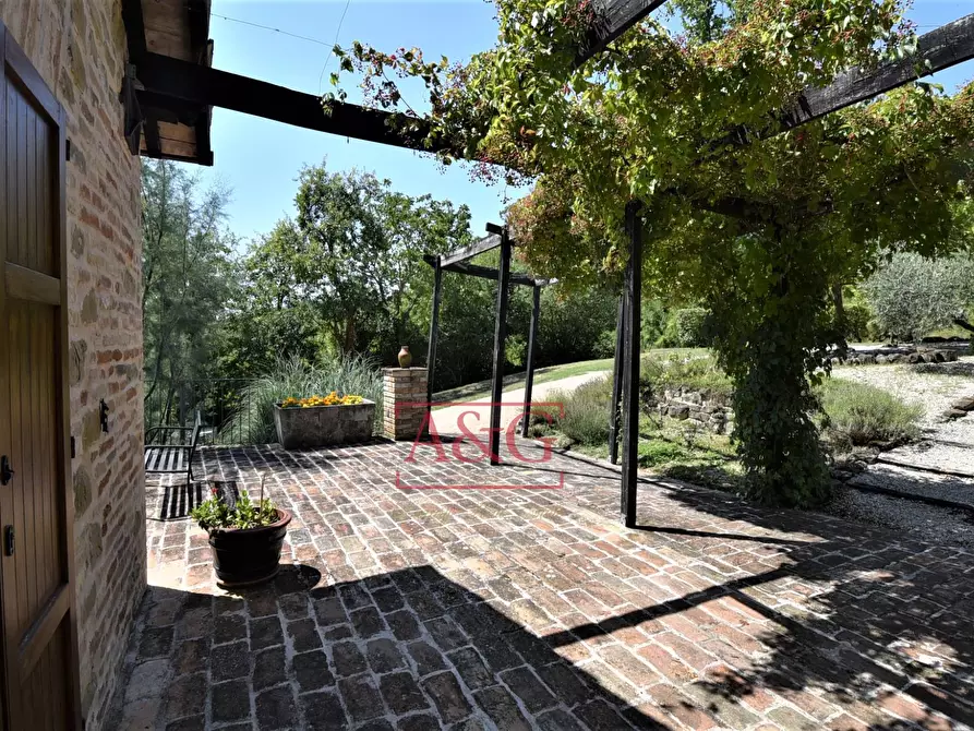 Immagine 12 di Rustico / casale in vendita  in VILLA CACCIANEBBIA a Amandola