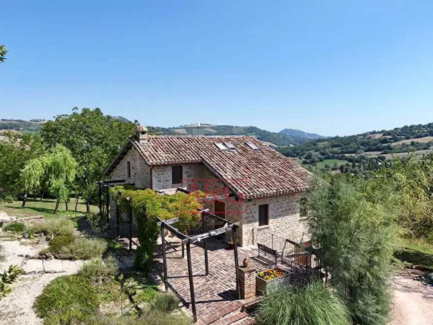 Immagine 5 di Rustico / casale in vendita  in VILLA CACCIANEBBIA a Amandola