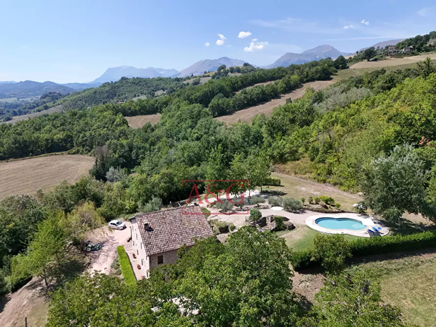 Immagine 2 di Rustico / casale in vendita  in VILLA CACCIANEBBIA a Amandola