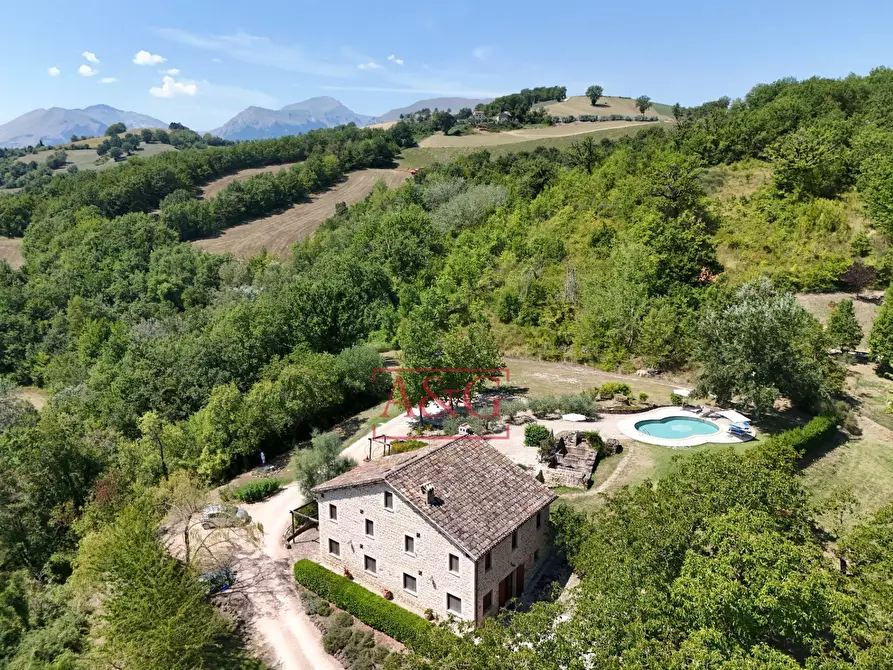 Immagine 1 di Rustico / casale in vendita  in VILLA CACCIANEBBIA a Amandola