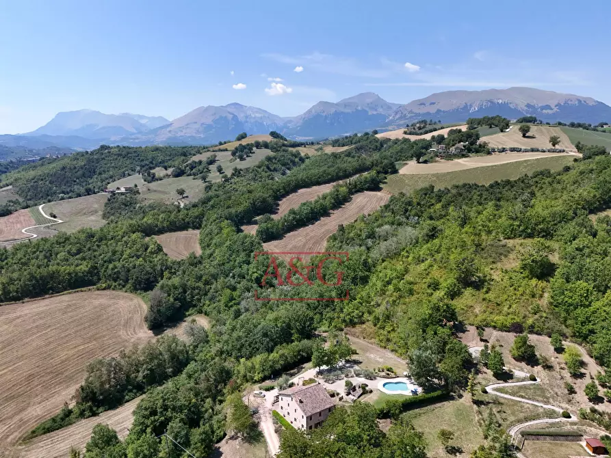 Immagine 88 di Rustico / casale in vendita  in VILLA CACCIANEBBIA a Amandola