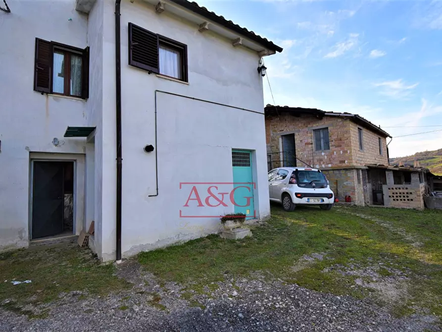 Immagine 10 di Casa indipendente in vendita  in Contrada Schito a Sarnano