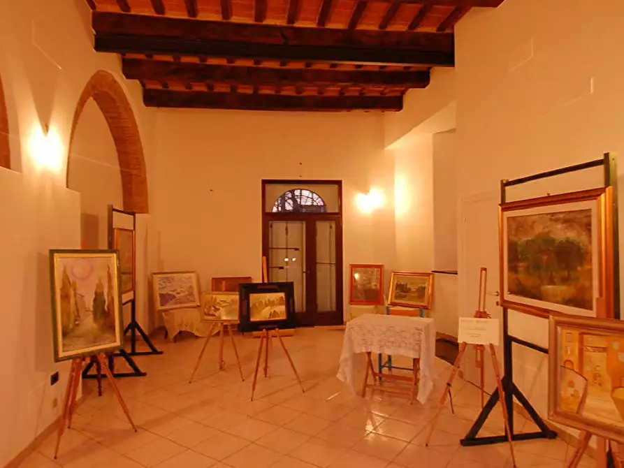 Immagine 3 di Locale commerciale in affitto  in PIAZZA RISORGIMENTO a Amandola