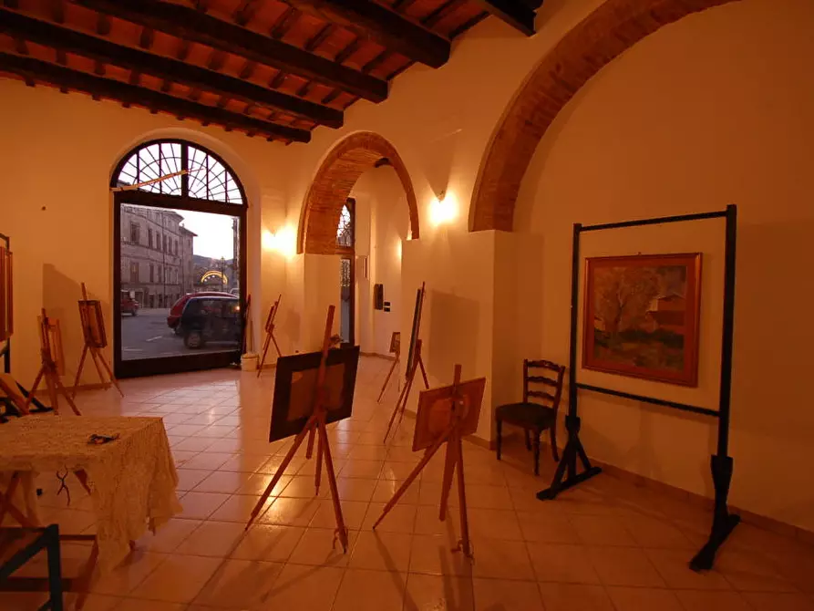 Immagine 5 di Locale commerciale in affitto  in PIAZZA RISORGIMENTO a Amandola