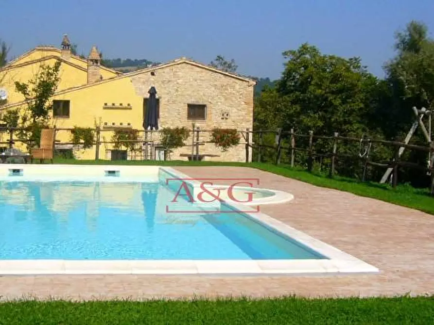 Immagine 1 di Rustico / casale in vendita  in contrada schito a Sarnano