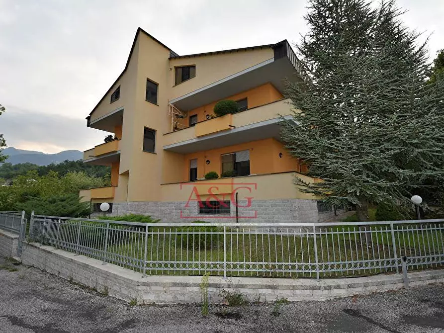 Immagine 21 di Appartamento in vendita  a Sarnano