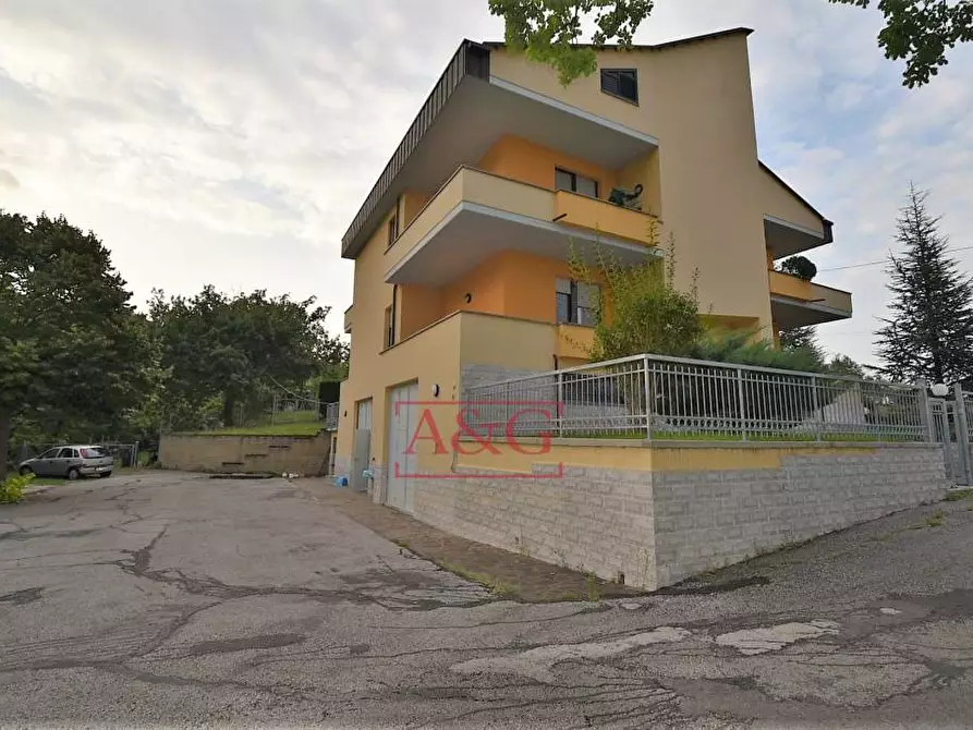 Immagine 22 di Appartamento in vendita  a Sarnano