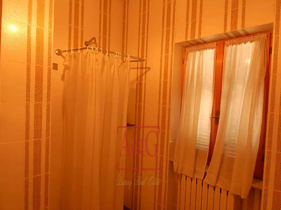 Immagine 21 di Villa in vendita  in CONTRADA BORE DI TENNA 1 a Fermo